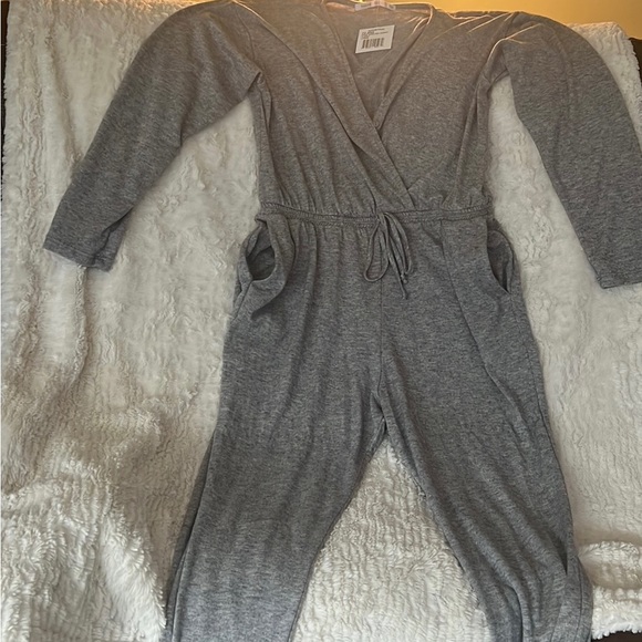 Fraiche by J, NWT, grey wrap sweater jumpsuit in large. - Picture 2 of 4